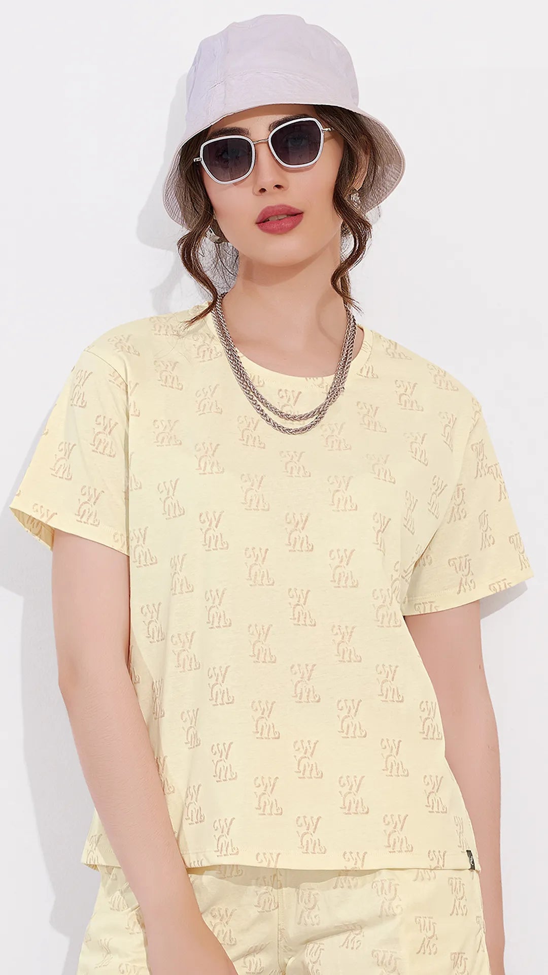 Off White &nbsp;Printed Half Sleeves Round Neck