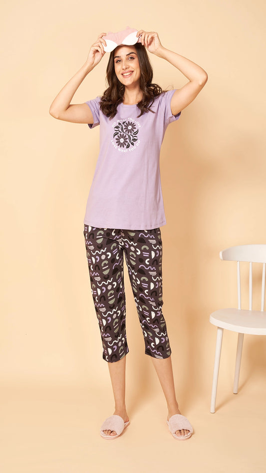 Sukanya  Women's Printed Sinker Capri Set , Regular Fit Loungewear , Ideal for Women , Lounge Wear Nightdress Capri Set Sleepwear , Lilac Printed Half Sleeves Round Neck.