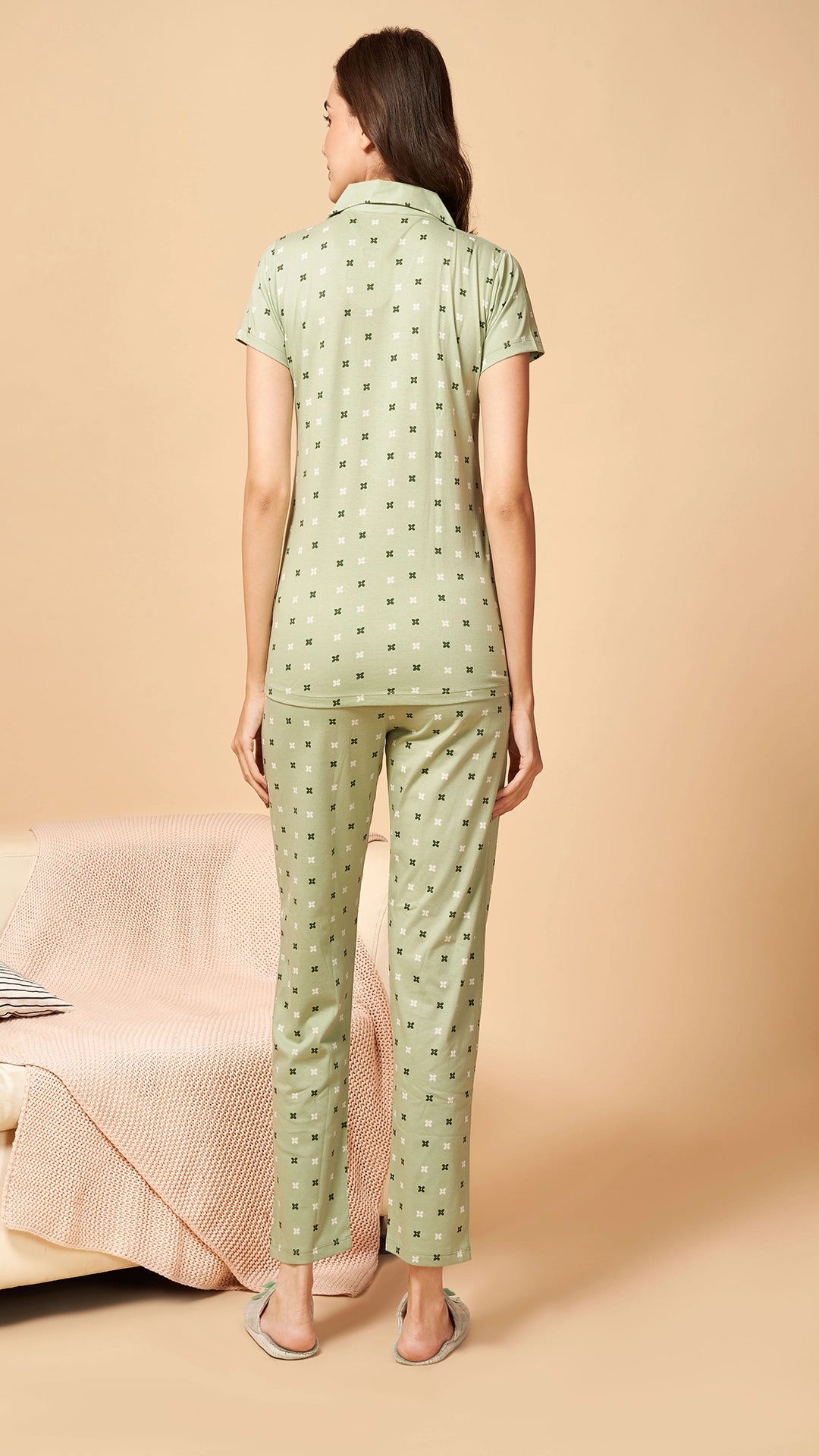 Sukanya  Women's Printed Sinker Nightsuit Set , Frount Open Lounge Wear Nightdress Pyjama Set Sleepwear , Green Printed Half Sleeves Round Neck.